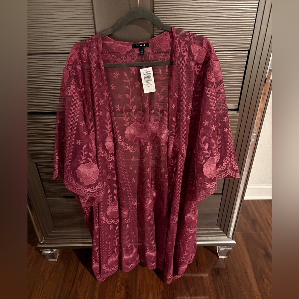 Torrid Crochet Lace Kimono Size 5/6 NWT